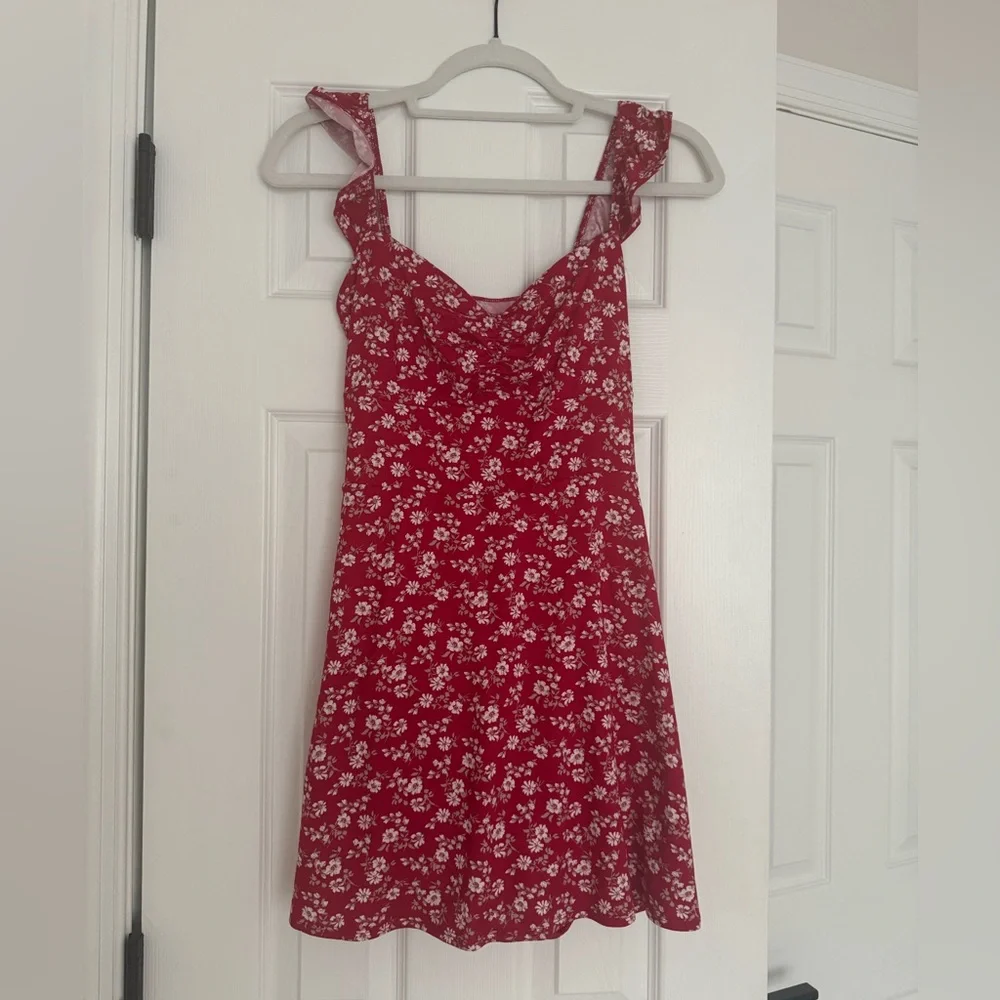 NWT Hollister Red Floral Mini Dress Size Medium - Picture 3 of 5